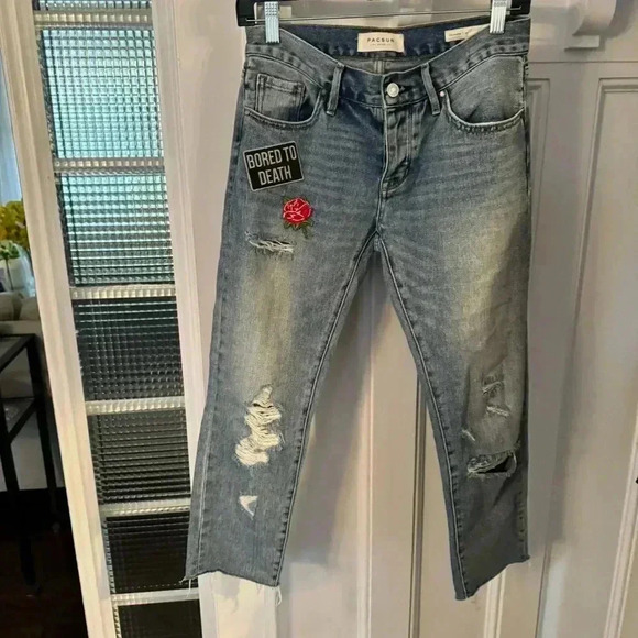 Pacsun patched girlfriend jeans, patches, distressed, raw hem. Size 24 - Picture 12 of 16